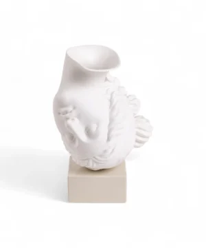 AMOR VOLAT vase